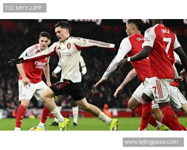 世界杯惊现冷门阿森纳与利物浦战成平局引发全场热议