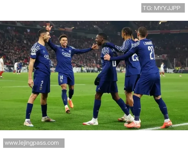 英超激战巴黎圣日耳曼凭借绝杀战胜波尔图全场沸腾