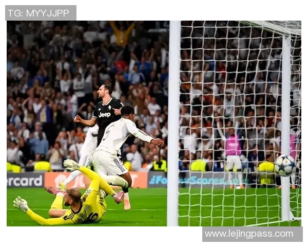 友谊赛精彩回顾拜仁逆转皇马的战术解析与精彩瞬间分享