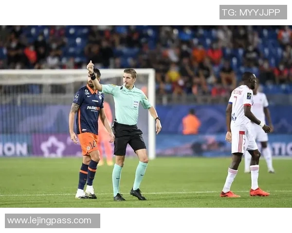 德甲激战巴黎圣日耳曼与里昂互交白卷红牌事件引发全场热议