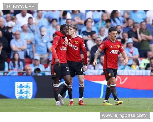 足总杯精彩对决曼联逆转AC米兰全场沸腾瞬间解析 足总杯精彩对决曼联逆转AC米兰全场沸腾瞬间解析