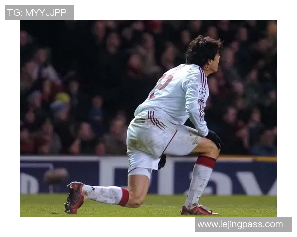 世界杯激战AC米兰与曼联平局补时进球引发转会热议全场沸腾 世界杯激战AC米兰与曼联平局补时进球引发转会热议全场沸腾