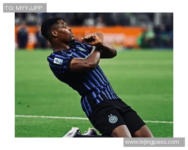 国米与尤文友谊赛平局点球大战精彩瞬间引发全场热烈反响 国米与尤文友谊赛平局点球大战精彩瞬间引发全场热烈反响