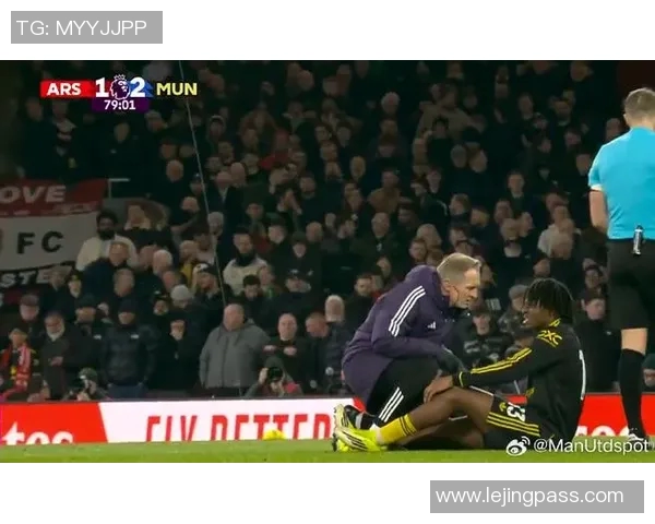 意甲激战阿森纳与曼联互交白卷逆转瞬间点燃全场激情 意甲激战阿森纳与曼联互交白卷逆转瞬间点燃全场激情