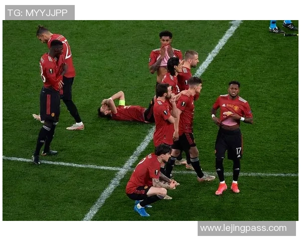 欧联杯惊天逆转曼联4-3战胜曼城绝杀瞬间引发转会热议