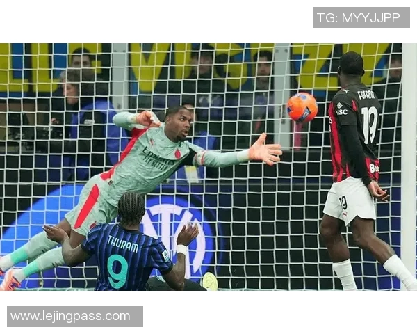 友谊赛精彩回顾:里昂大胜AC米兰6-2神扑瞬间引发全场欢呼 友谊赛精彩回顾:里昂大胜AC米兰6-2神扑瞬间引发全场欢呼